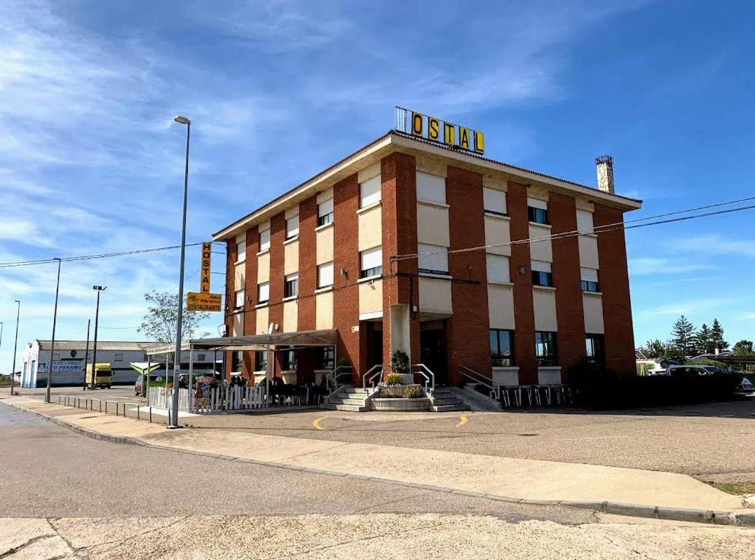 Hostal Alto Paramo Villadangos del Páramo Buitenkant foto